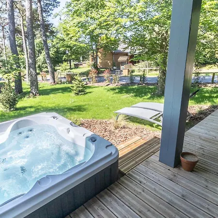 Tatil Evi Avec Bain A Remous Privatif, Piscine, Salle De Sport Et Aire De Jeux Au Bord Du Golf De Chambon - Fr-1-582-370