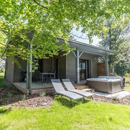 Avec Bain A Remous Privatif, Piscine, Salle De Sport Et Aire De Jeux Au Bord Du Golf De Chambon - Fr-1-582-370 Le Chambon-sur-Lignon